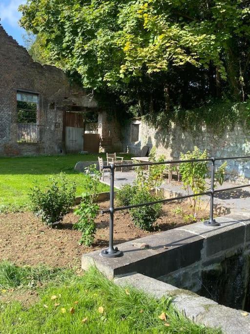 Gite Des Usines De Moulins Anhée Exterior foto