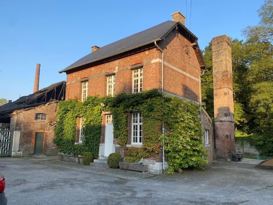 Gite Des Usines De Moulins Anhée Exterior foto